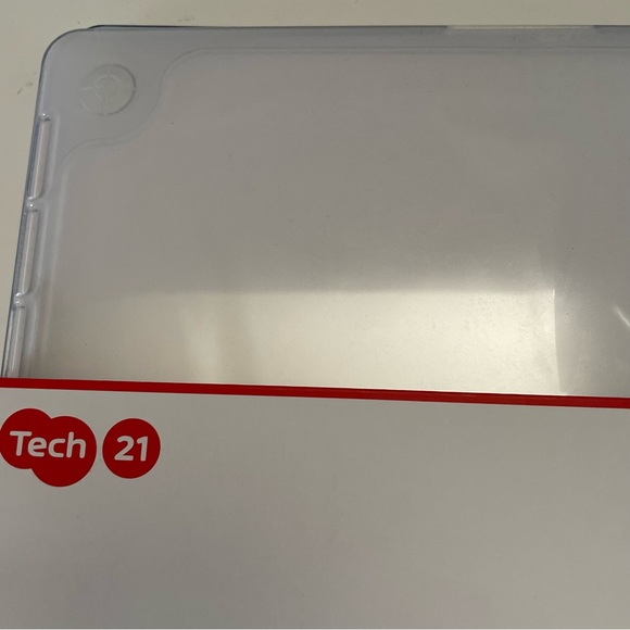 Evo Hardshell Clear Tech 21 for MacPro 13” - Picture 9 of 9